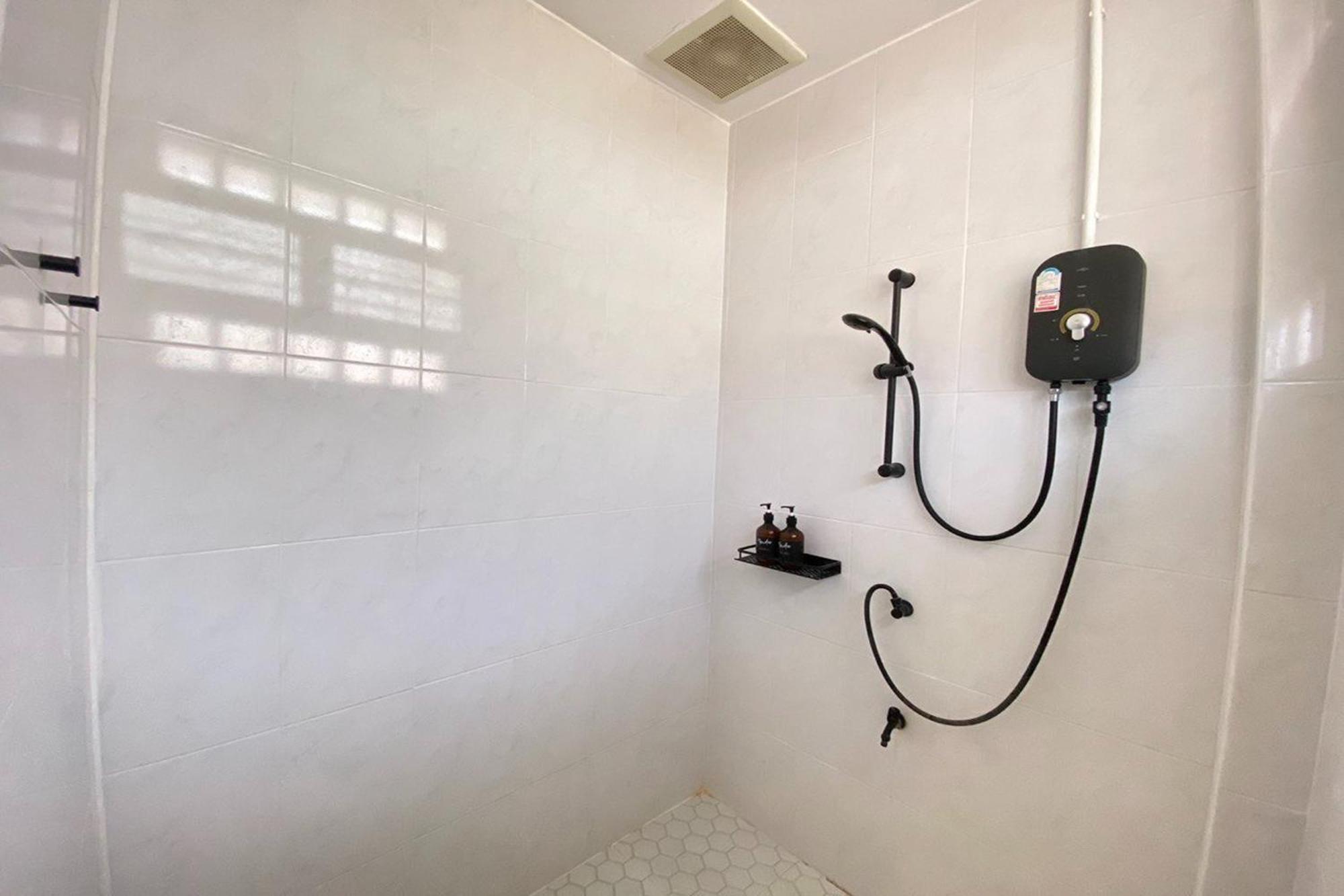 Yindee Travellers Lodge Nan Bagian luar foto