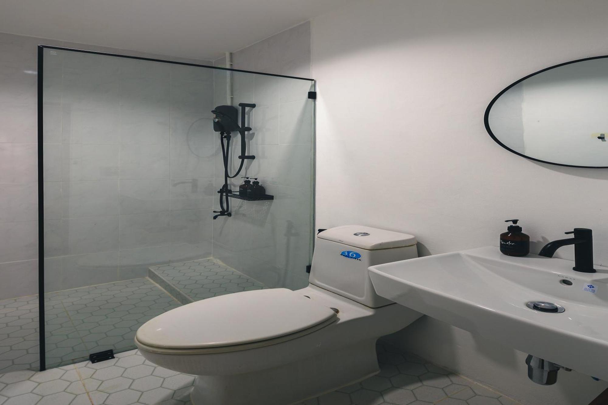 Yindee Travellers Lodge Nan Bagian luar foto