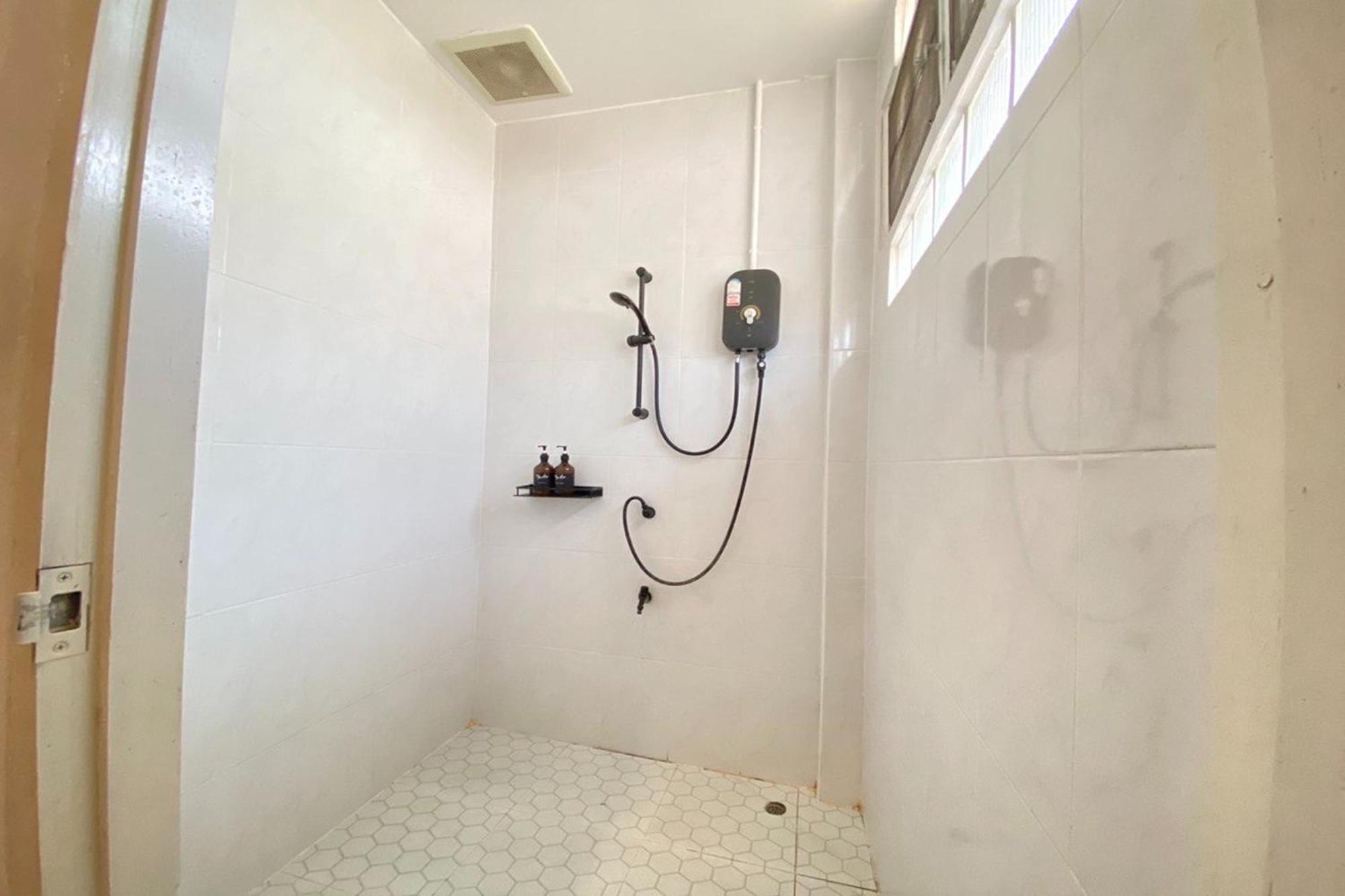 Yindee Travellers Lodge Nan Bagian luar foto
