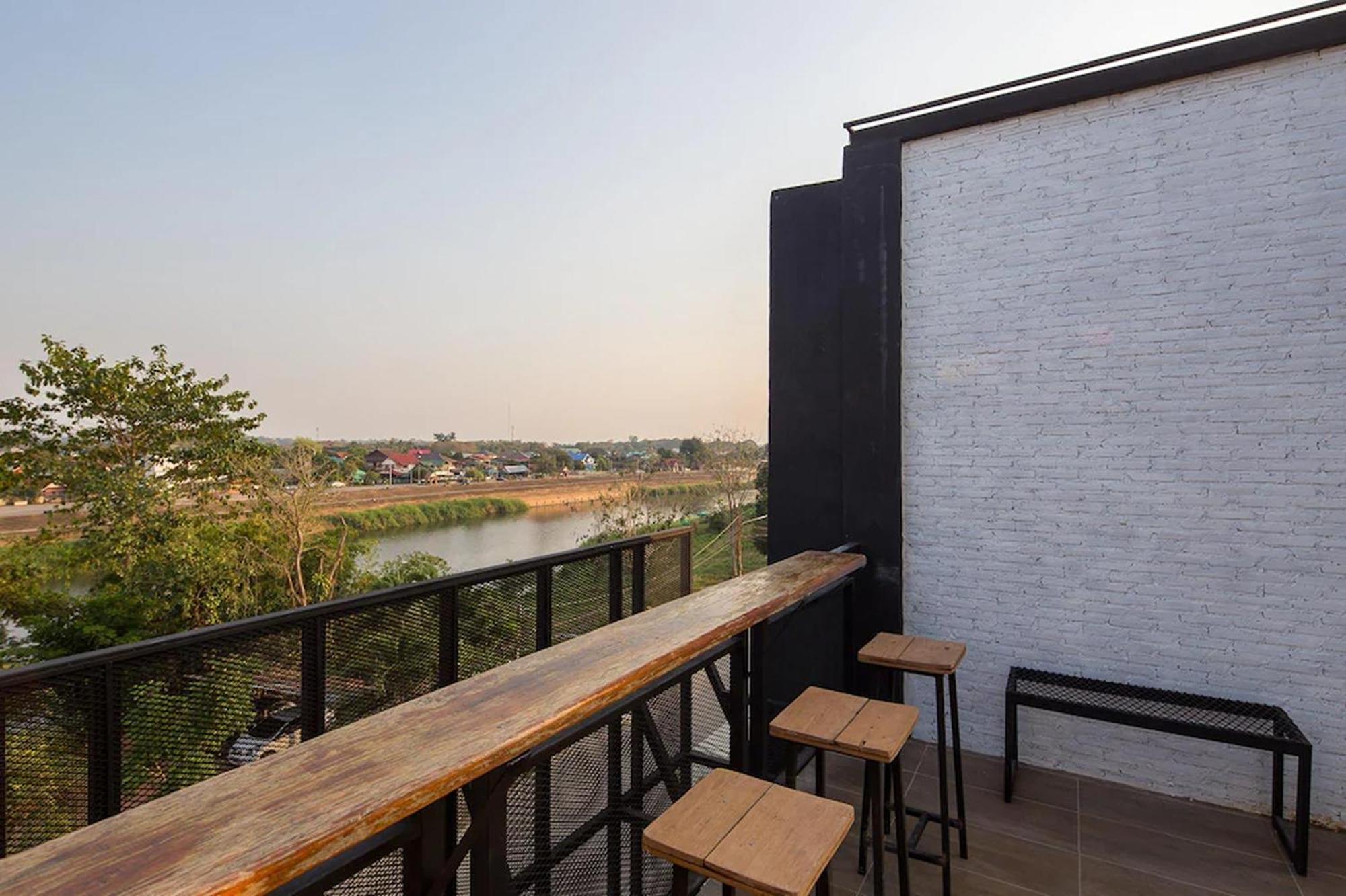 Yindee Travellers Lodge Nan Bagian luar foto
